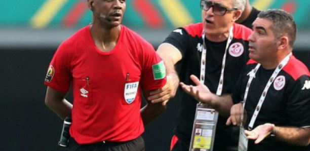 Can 2021: L’arbitre de Tunisie – Mali conduit à l’hôpital après le match
