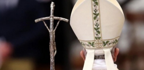 Le Vatican se justifie pour les bénédictions de couples homosexuels