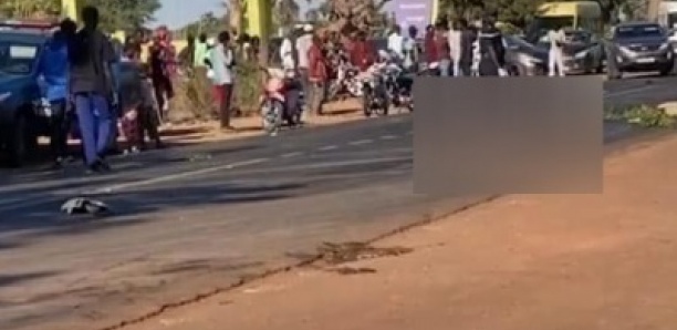 Vidéo – C0llision entre un Jakarta et un 4×4 , Les deux personnes à bord de la moto d3cèdent sur le coup