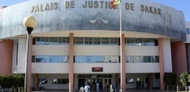 Tribunal de Dakar : Une dame emprunte le téléphone du boucher Assane Ndoye et s’enfuit avec