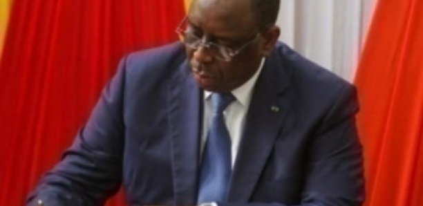 Le Président, Macky Sall, reporte l’élection présidentielle et annonce un dialogue national