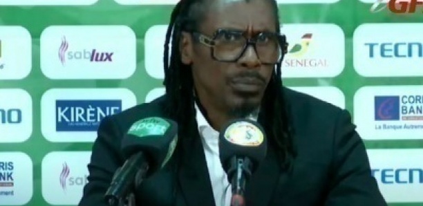 CONFERENCE DE PRESSE : Aliou Cissé répond aux huées à l'aéroport