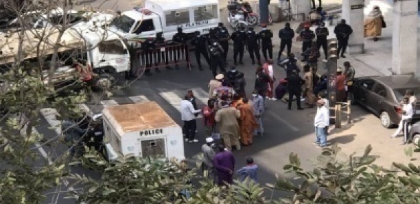 MARCHE AVORTÉE VERS LE PALAIS DES ANCIENS SOLDATS MUTILÉS DE GUERRE