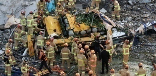 Corée du Sud : un immeuble s’effondre sur un bus, faisant 9 morts et 8 blessés