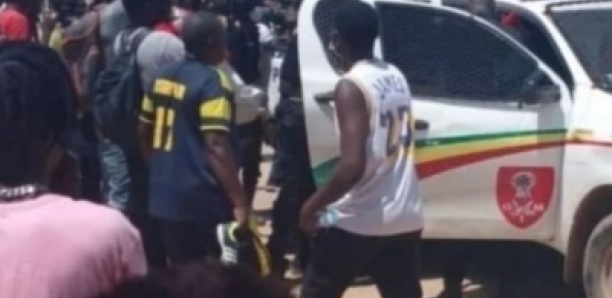 Jeune enlevé et tué à Yeumbeul : l’indicateur de police suspecté du crime tombe à Tamba, le film de son transfert à Dakar