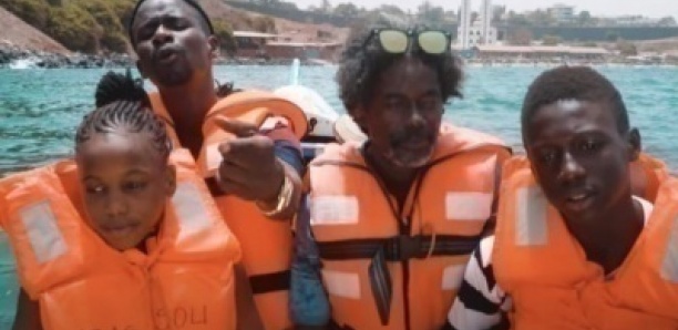 Un message fort à Macky Sall , découvrez le tout nouveau clip de Fou Malade et Niagass (Tefes)