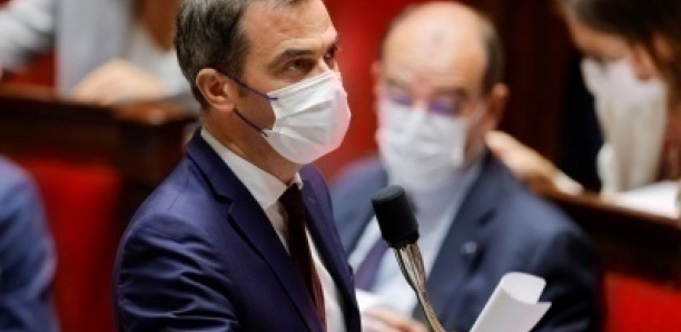 Covid-19 : un possible « pic épidémique » à la fin de l’été, selon Olivier Véran