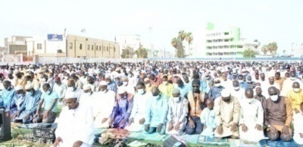 LES IMAGES DE LA PRIÈRE À NIARRY TALLY ET À LA MOSQUÉE DE L’UCAD