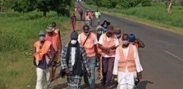 Arrêt sur image – Magal : Talla Sylla marche de Thiès à Touba