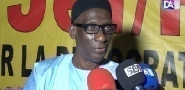 DECROIX À DAROU : « L’an dernier, c’était des faux billets, cette année c’est des passeports diplomatiques, l’année prochaine ce sera… »