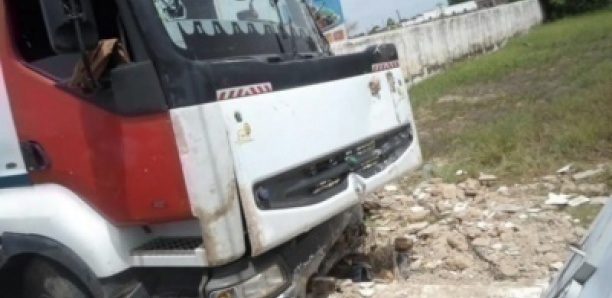 Drame au village de Tobor : un camion dérape et fonce sur une maison tuant deux fillettes âgées de 4 à 5 ans
