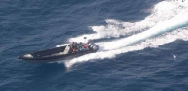 La Marine interpelle 5 trafiquants de drogue et repêche 690 kg de cocaïne