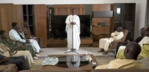 Rencontre pleine d'émotions entre Youssou Ndour et le comité d’organisation de la semaine du patrimoine de Serigne Touba