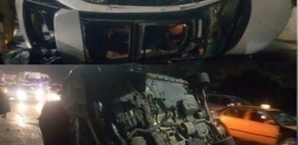 Accident sur l'autoroute : une voiture de marque ford s'est renversé les quatre pneus à l'air, qui fait deux blessés