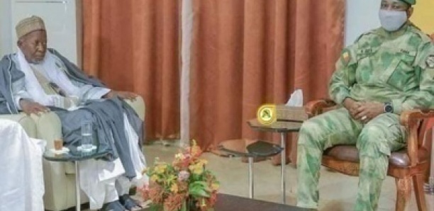 Mali LE KHALIFE DE MÉDINA BAYE REÇU PAR ASSIMI GOÏTA
