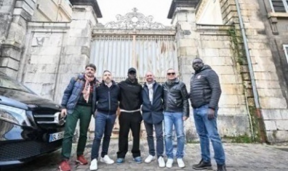 Sadio Mané Rachète Un Hôtel… à Bourges !