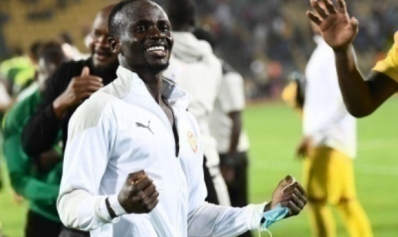 Sadio Mané, Ambassadeur D’une Connexion Footballistique Entre Bourges Et Le Sénégal