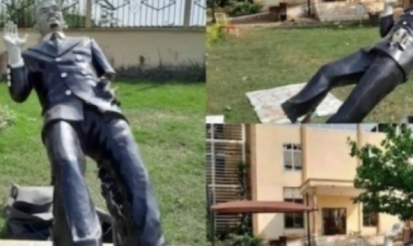 Cameroun : La Statue De Samuel Eto’o Vandalisée à Yaoundé