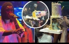 Gateau Bi Wadd Na, La Surprise Des Fans De Wally Seck En Pleine Soirée Renversée Par Le Public