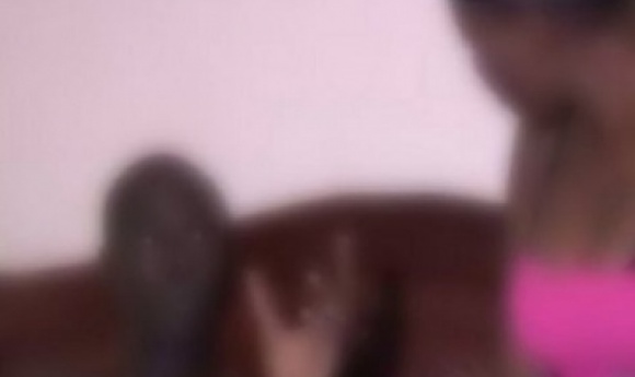 «on Nous Voit Nus…» : Largué Par Sa Copine, Le Tailleur Marié Et Père D’une Fille Balance Les Images Chocs