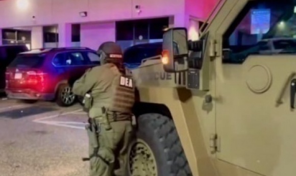 Etats-unis: Plus De 100 Migrants Arrêtés En Boîte De Nuit