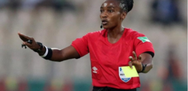 Football : Voici Salima Mukansanga, première femme africaine à arbitrer au Mondial