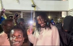 A Peine Arrivée Sur Dakar, Wally Seck Répond Aux Rumeurs à Sa Façon...