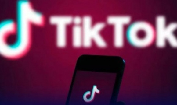 Live, Insultes Et Accusations Incestueuses : Quand Un Conflit Familial Explose Sur Tiktok
