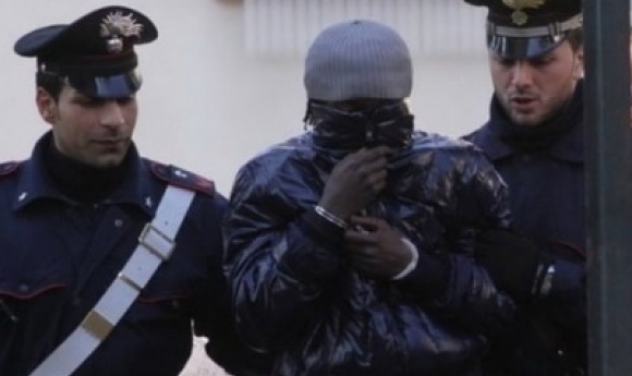 Italie : Un Sénégalais Pris En Train De Voler Des Trottinettes à 4h Du Matin