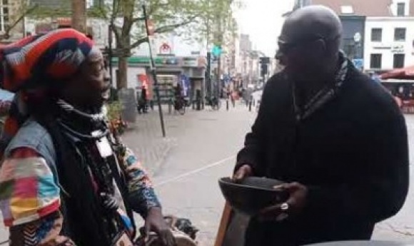 « Soudiadatoul Soudiadia» : Duo De Ouf Entre Fadiga Et Ce Baye Fall Dans Les Rues De Belgique