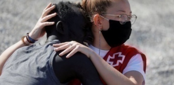 Ceuta : la CEDH rejette la plainte du migrant sénégalais pris en photo avec une humanitaire