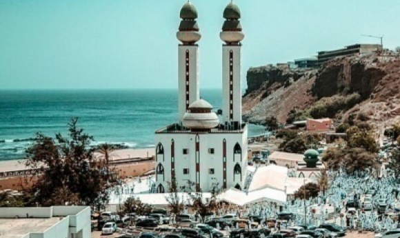 Ouakam : Un Couple D’homosexuels Appréhendé Sur L’esplanade De La Mosquée De La Divinité