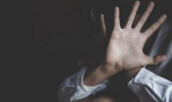 Le Sexagénaire, Sa Maîtresse De 24 Ans Et La Vengeance Pornographique