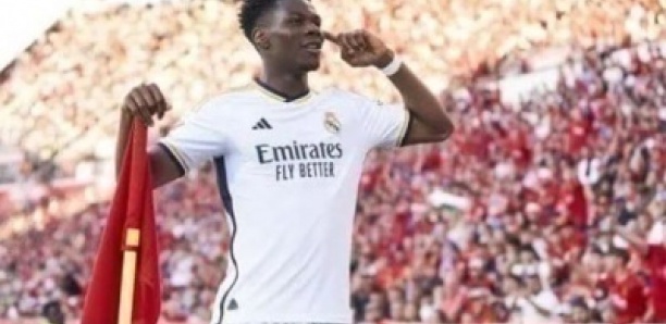 Le milieu de terrain du Real Madrid Aurélien Tchouameni en visite au Sénégal !