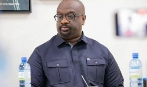 Teungueth Fc : Le Président Babacar Ndiaye, Les Près De 200 Millions F Cfa De Salaire Et La Montre à 65 Millions F Cfa