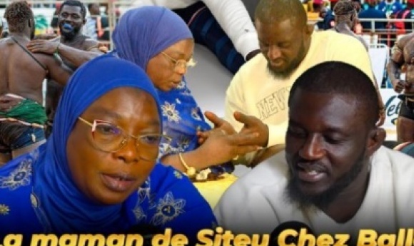 La Mère De Siteu S’est Rendue Au Domicile De Balla Gaye Pour Lui Témoigner Son Soutien Et Prier Pour Lui.