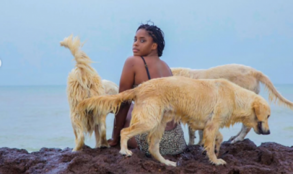 Bikini, Océan, Horizon Gabrielle Kane Clôt Ses Vacances Sur Une Note Glamour Avec Ces Gars