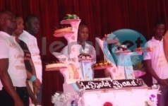 Émouvant, Viviane Ndour Distribue Son Gâteau D’anniversaire Aux “ Khalé ”
