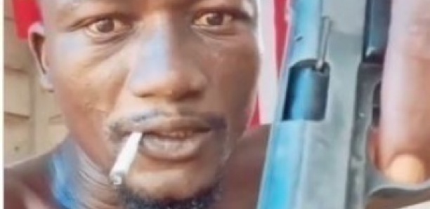 Doof Ndeye menace de mort Ngaaka Blinde avec une arme