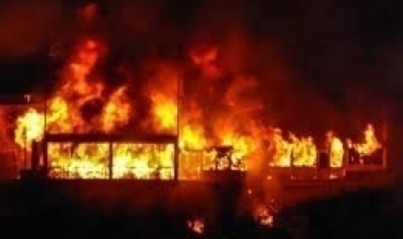 Incendie Au Marché Petersen : Une Cinquantaine De Véhicules Partis En Fumée