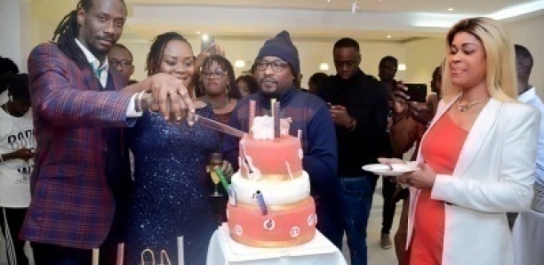 Surprise pour ses 40 ans : Carlou-D craque devant ses fans