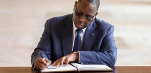 JUSTICE : 1372 détenus graciés par le Président Macky Sall